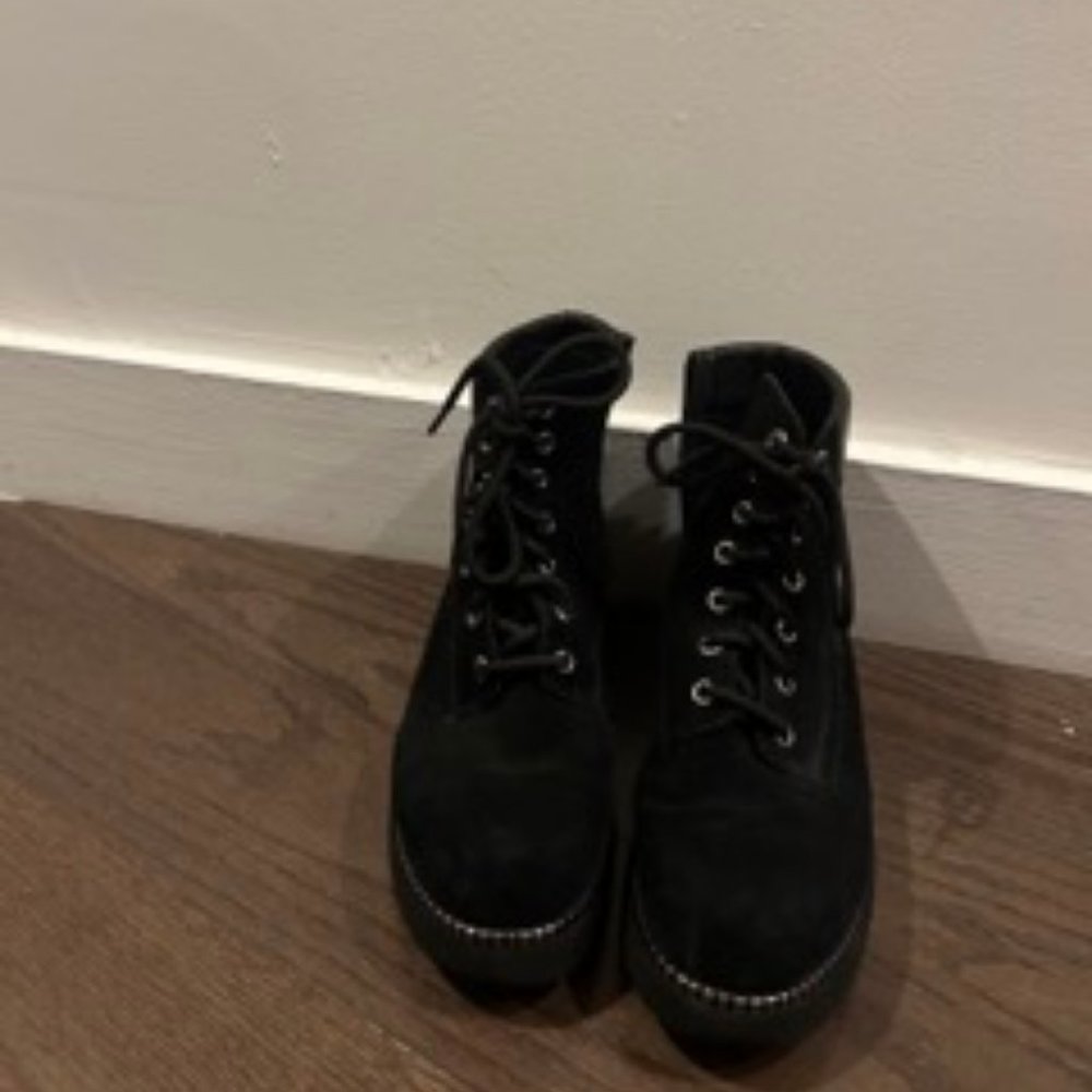 Vaneli Size 7.5 Boots